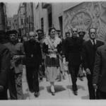 imagen 1:Alcalde José P. Balaguer Avellana y Reina Bienvenida Navarro Ortells. Corporación Municipal. Calle Colón