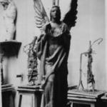 imagen 18:Monumento a los Caidos. Obra del Escultor Ortells. Taller del artísta en Madrid