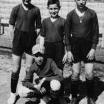 imagen 24:Campo de Deportes El Madrigal.Vicente Borillo, Pascual Miguel Chust, El Fino y Bartolome Serra. Equipo PeñaMadrigal