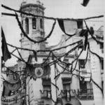 imagen 6:Imagen de la Plaza engalada con el campanario al fondo. Jornada Eucarística