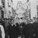 imagen 18:Jornada Eucarística. Procesión. Urna obra de D. José Ortells. Procesión