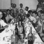 imagen 28:Comida artístas villarrealenses, presidida por José Ortells y asisten,  José P. Gumbau, Julio P. Fuster, Vicente Llorens, Alcalde de la ciudad