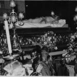 imagen 36:Cristo yacente. Obra del Escultor Ortells. Hermandad del Santo Sepulcro